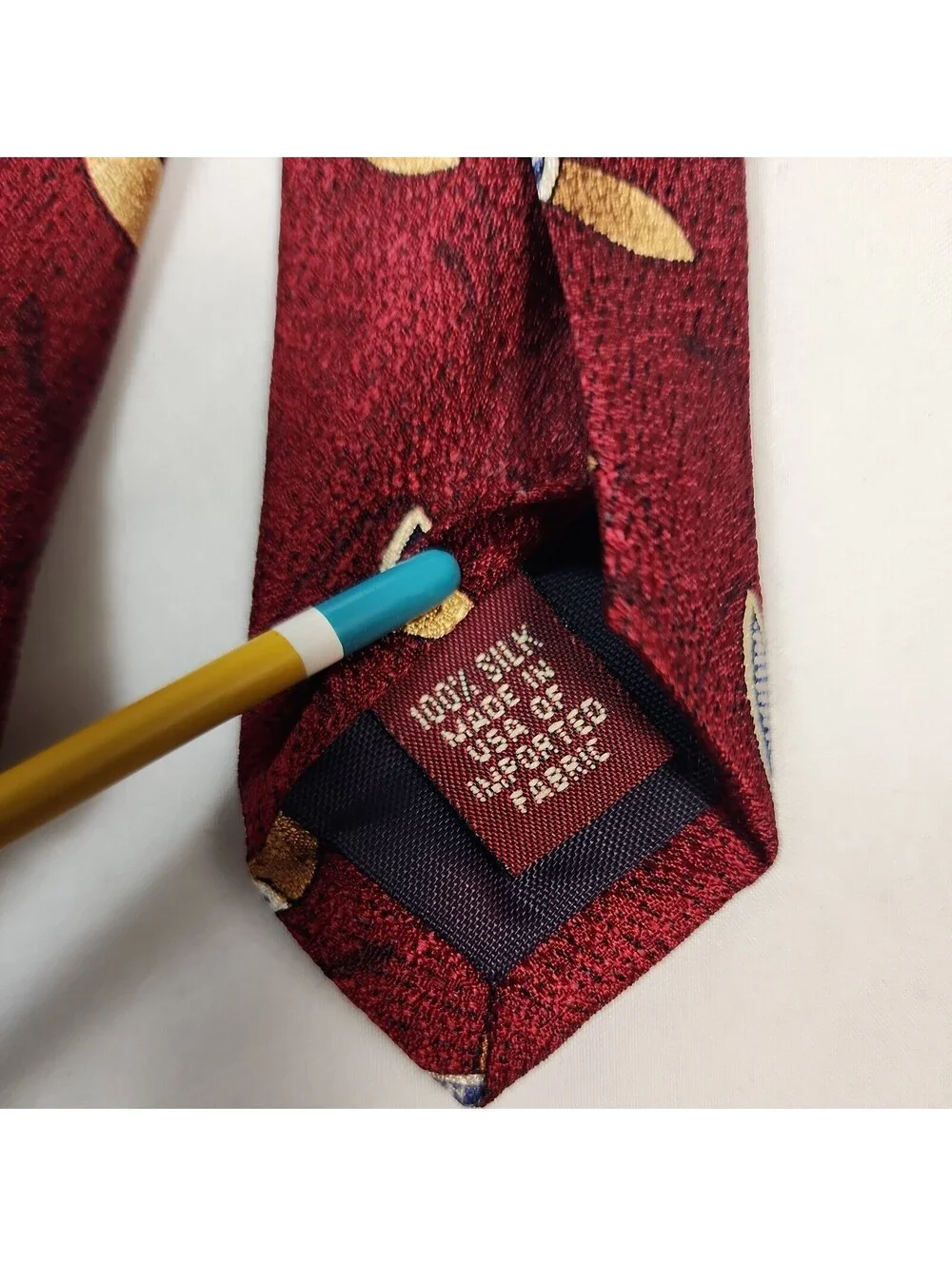 London Fog Mens Burgundy Designed Silk Neck Tie 56 inch.
